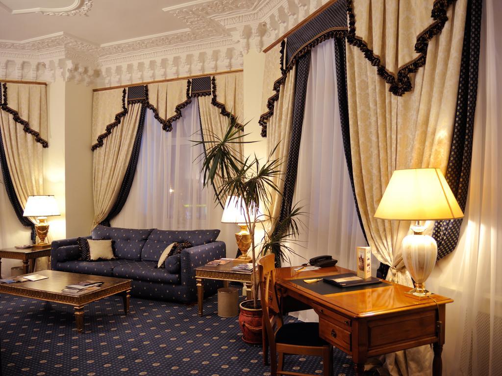 Grand Hotel Ukraine Dnyipropetrovszk Kültér fotó