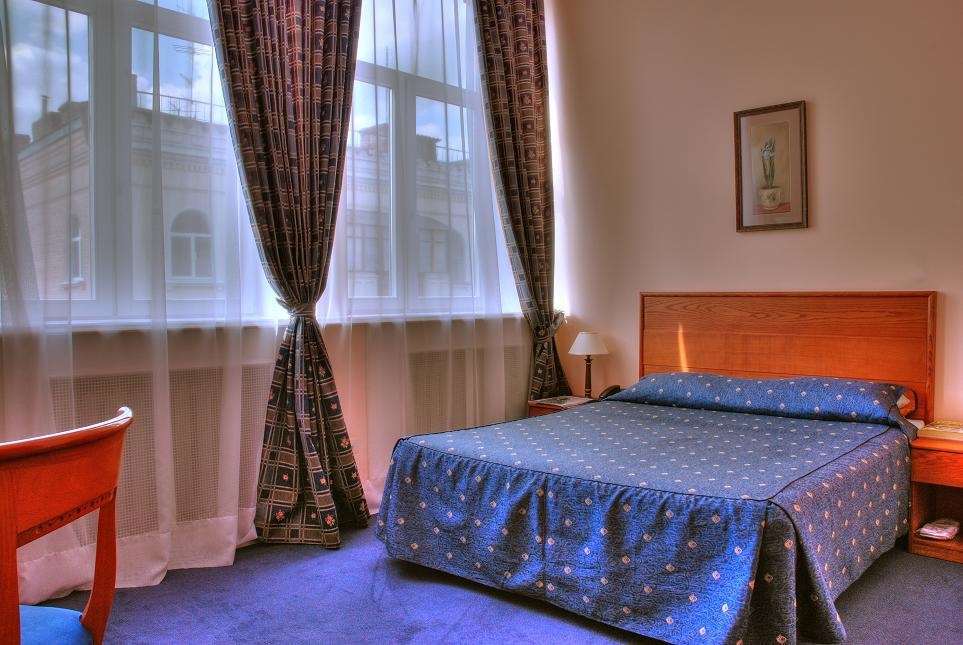 Grand Hotel Ukraine Dnyipropetrovszk Szoba fotó