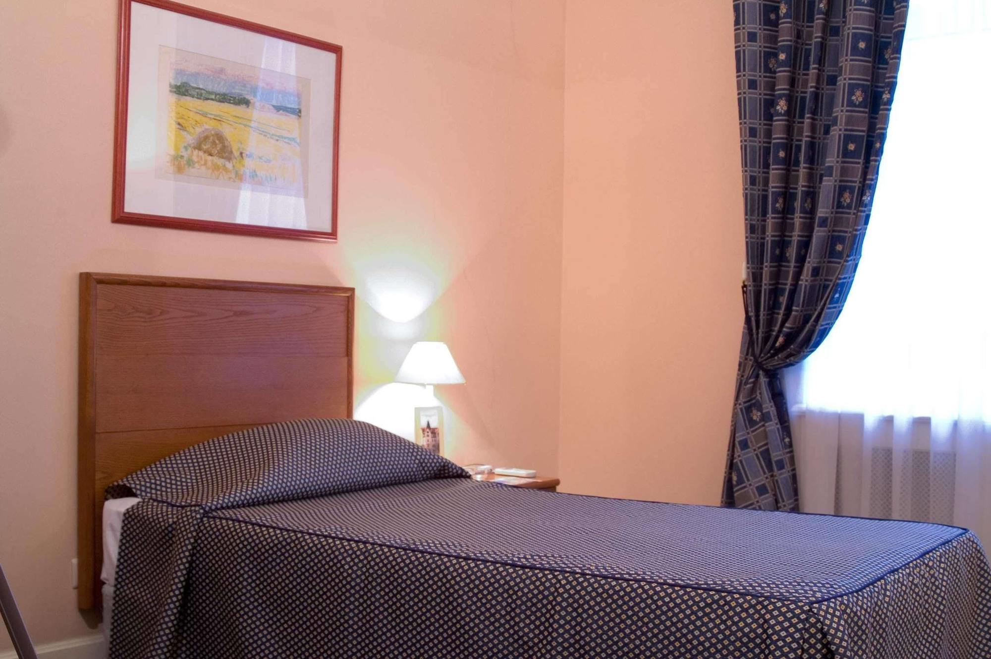 Grand Hotel Ukraine Dnyipropetrovszk Szoba fotó