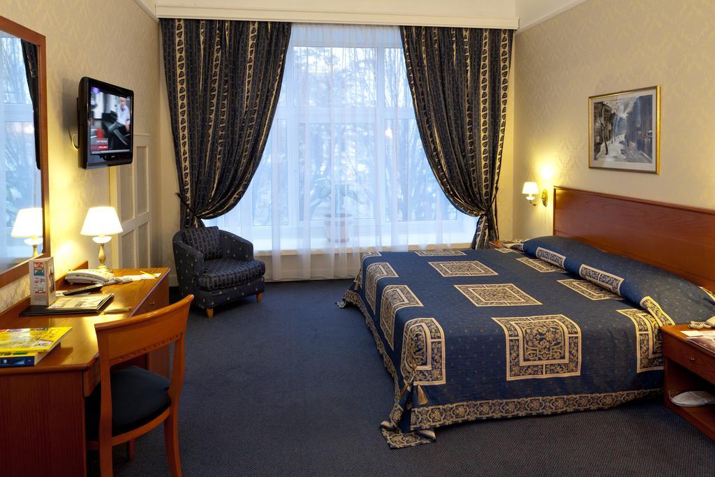 Grand Hotel Ukraine Dnyipropetrovszk Kültér fotó